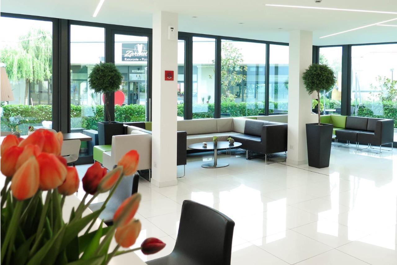 Ibis Styles Milano Melegnano Hotel Carpiano Exterior photo